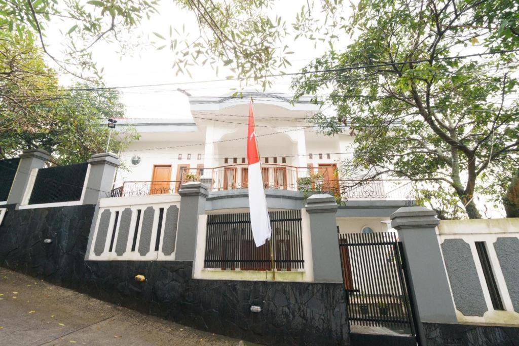 Oyo 91561 Gandhi Hotel Bandung Extérieur photo